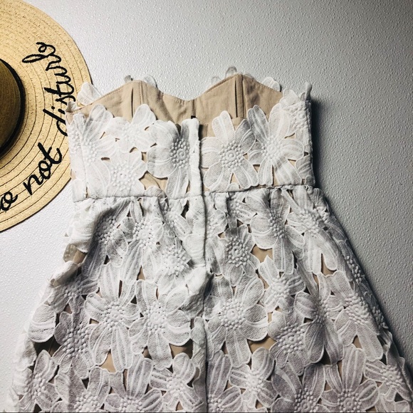 Stone Cold Fox white lace sleeveless midi dress - Picture 10 of 12